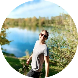 Manu Pelzl-Böck, Allrounderin der Web-Manu-Faktur München